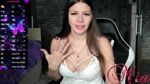 Snapshot of 666mia666 chatting on 01.28.25 Mia my pvt is open and lovense is active online show from 01.28.25