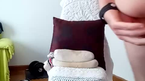 Snapshot of 69angelito69 chatting on 10.04.25 69angelito69 online show from 10.04.25