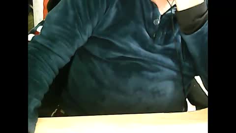 Snapshot of 69desamor chatting on 12.20.24 69desamor online show from 12.20.24