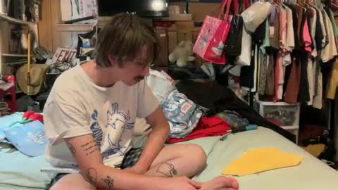 Snapshot of 69j0hndo chatting on 10.22.25 FUCKR online show from 10.22.25