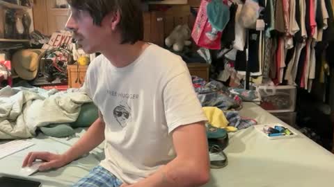 Snapshot of 69j0hndo chatting on 10.28.25 FUCKR online show from 10.28.25