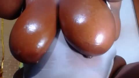 Snapshot of 69onebigkiss chatting on 04.25.26 kendra1811 is my X networks I HOPE YOU FOLLOW ME THANKS online show from 04.25.26