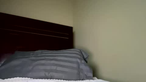 Snapshot of 6incher_lb chatting on 11.19.25 6incher LB online show from 11.19.25