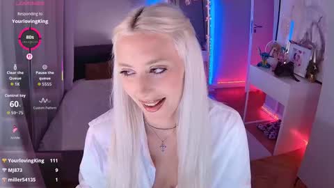 Snapshot of 7loren_wood7 chatting on 10.24.25 Loren Wood online show from 10.24.25