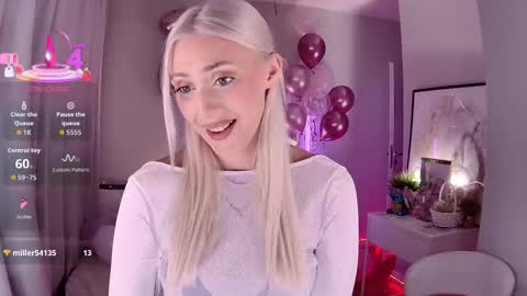 Snapshot of 7loren_wood7 chatting on 12.05.25 Loren Wood online show from 12.05.25