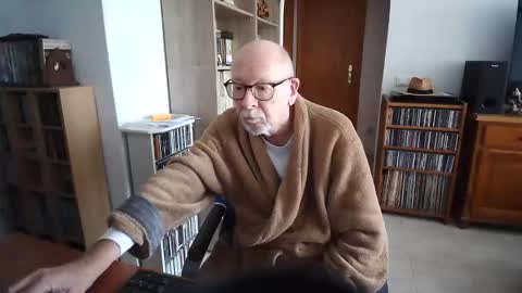  Papi  online show from 12.21.25