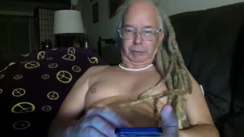 Snapshot of 808dred chatting on 12.05.25 808dred online show from 12.05.25