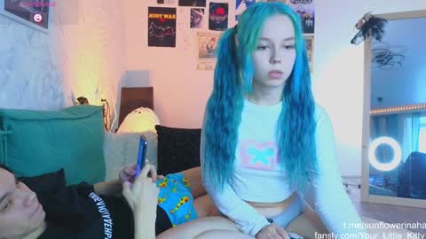 Snapshot of 819sunflowerinahat2016 chatting on 01.21.25 Cornelia and Dante online show from 01.21.25