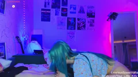Snapshot of 819sunflowerinahat2016 chatting on 01.29.25 Cornelia and Dante online show from 01.29.25