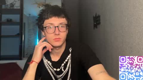 Snapshot of 8_goat chatting on 11.24.25 Phillip online show from 11.24.25