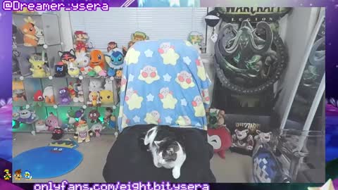 Snapshot of 8bitdeviants chatting on 03.11.25 Nacht And Ysera online show from 03.11.25