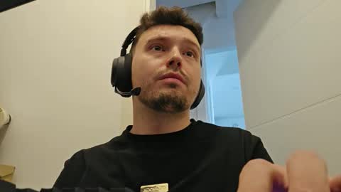 Snapshot of 8inchdude93 chatting on 09.15.25 8inchdude93 online show from 09.15.25