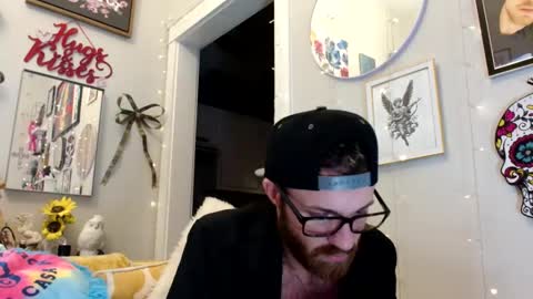 Snapshot of 90210screamer chatting on 11.05.25 90210screamer online show from 11.05.25