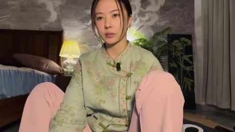 Snapshot of 9567gigi chatting on 04.19.26 lily online show from 04.19.26