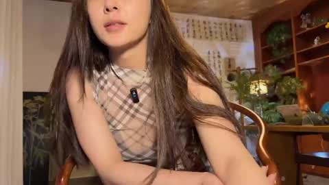 Snapshot of 9567gigi chatting on 05.08.26 lily online show from 05.08.26