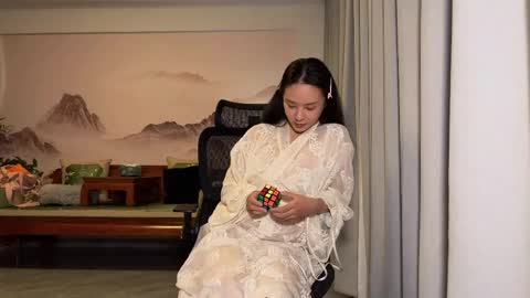 Snapshot of 9567gigi chatting on 05.16.26 lily online show from 05.16.26