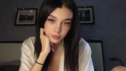 KARINA online show from 11.19.25