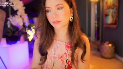 Snapshot of _1s___ chatting on 10.31.25 Sophia online show from 10.31.25