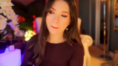 Snapshot of _1s___ chatting on 12.19.25 Sophia online show from 12.19.25