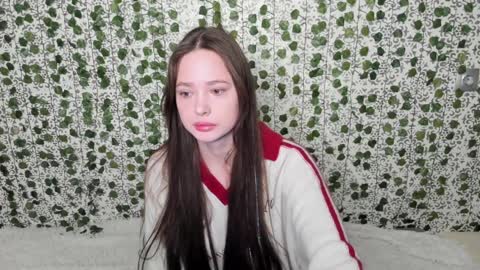 EMILY AND  MARCUS online show from 02.06.25