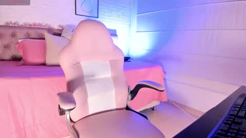 Snapshot of _abby_23_ chatting on 11.25.25 Aby online show from 11.25.25