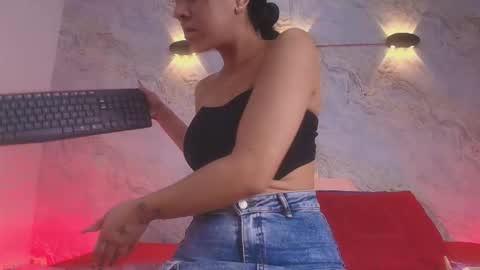 Snapshot of _abby_rouss chatting on 10.25.25 abby rouss online show from 10.25.25