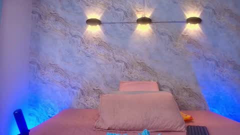 Snapshot of _abby_rouss chatting on 10.28.25 abby rouss online show from 10.28.25