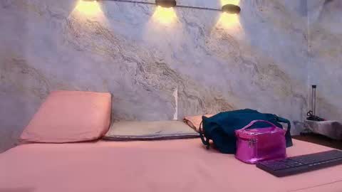 Snapshot of _abby_rouss chatting on 10.29.25 abby rouss online show from 10.29.25