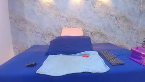 Snapshot of _abby_rouss chatting on 10.30.25 abby rouss online show from 10.30.25