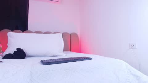 Snapshot of _abby_rouss chatting on 11.19.25 abby rouss online show from 11.19.25