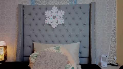 Snapshot of _abbyrouse_ chatting on 12.20.25 Abby online show from 12.20.25