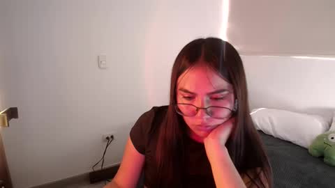 Snapshot of _abbyyyy_ chatting on 12.15.25 abby 3 online show from 12.15.25