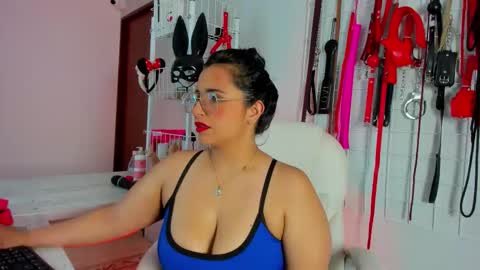 Snapshot of _adahara_queen_ chatting on 11.19.25 Adahara online show from 11.19.25