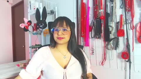 Snapshot of _adahara_queen_ chatting on 11.26.25 Adahara online show from 11.26.25