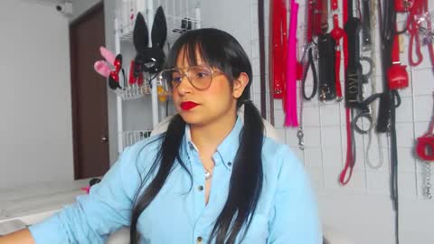 Snapshot of _adahara_queen_ chatting on 11.27.25 Adahara online show from 11.27.25