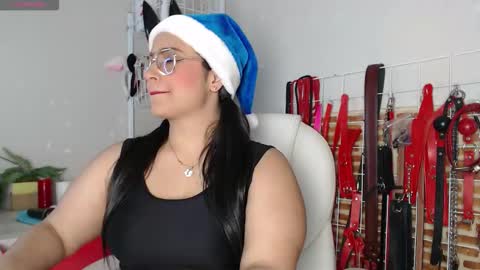 Snapshot of _adahara_queen_ chatting on 12.17.25 Adahara online show from 12.17.25