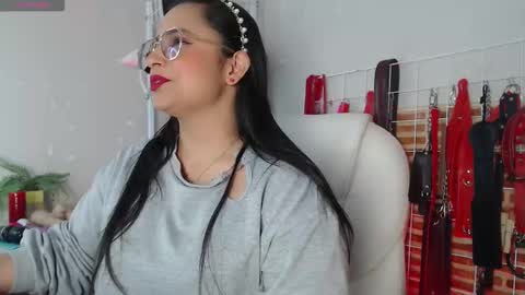 Snapshot of _adahara_queen_ chatting on 12.18.25 Adahara online show from 12.18.25