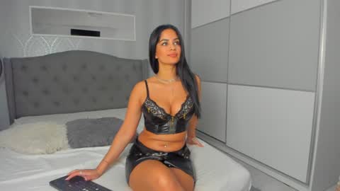 Adelle online show from 12.04.24