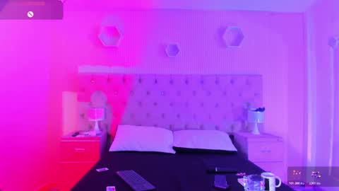 Snapshot of _agathaargent chatting on 10.23.25 Agatha online show from 10.23.25