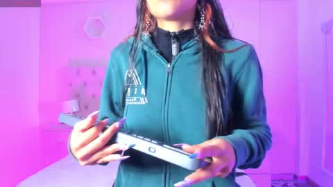 Snapshot of _agathaargent chatting on 11.03.25 Agatha online show from 11.03.25