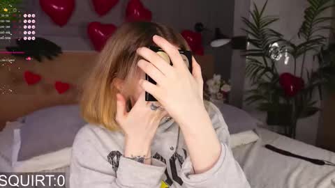 Snapshot of _aleksa chatting on 02.12.26 Alexa online show from 02.12.26