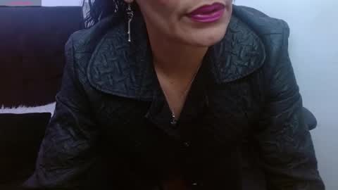 Snapshot of _alexandrajones chatting on 10.27.25 Alexandra online show from 10.27.25