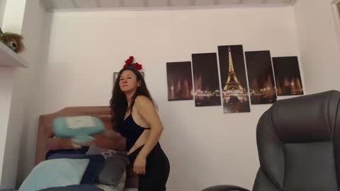 Snapshot of _alice_horny_ chatting on 02.08.25 _alice_horny_ online show from 02.08.25