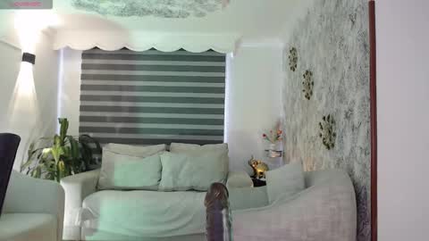 Snapshot of _alice_horny_ chatting on 10.11.25 _alice_horny_ online show from 10.11.25