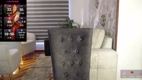 Snapshot of _alice_horny_ chatting on 10.15.25 _alice_horny_ online show from 10.15.25