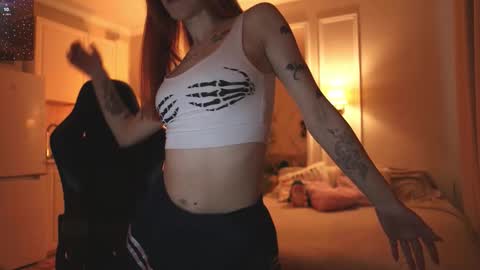 _alice_meyss_ online show from 11.26.25