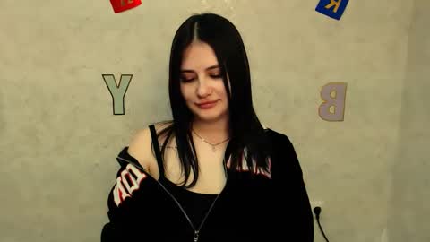 Snapshot of _alicecandy_ chatting on 02.13.25 Alice online show from 02.13.25