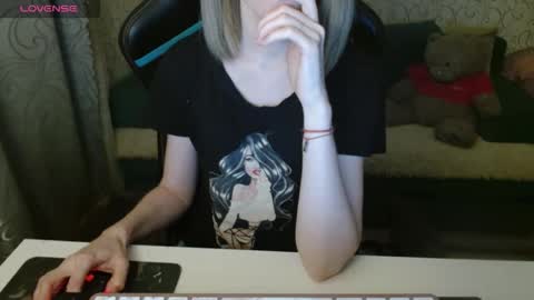  AliceCullen  online show from 11.16.25