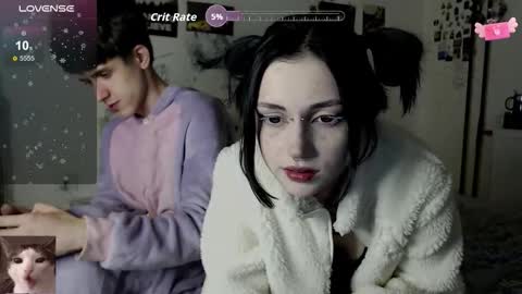 Charlotte and Alex online show from 11.04.25