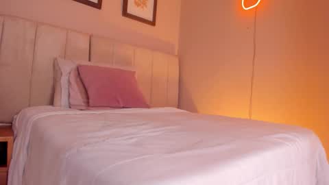 Hii I m Alison   online show from 10.15.25